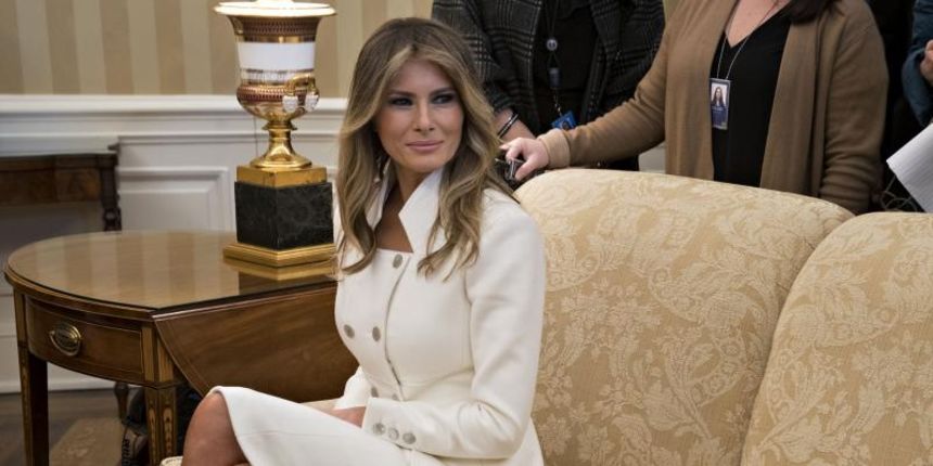 Melania Trump 'objasnila': Obična majica koju se uvijek isplati imati u ormaru