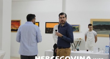Mostar: Otvorena izložba akademskog slikara Željka Mucka
