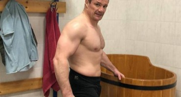 Mirko prije velikog meča ponovno prionuo žestokom treningu: pogledajte kako se Cro Cop kupa u ledenoj bačvi