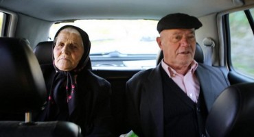 Efendija susjede katolike nedjeljom vozi u crkvu