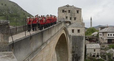 Prvosvibanjska budnica u Mostaru