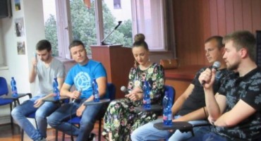 Ljubuški: Troje mladih iznijelo svoje priče zašto ostati i kako opstati u našoj zemlji