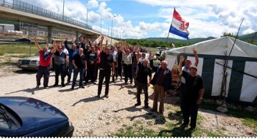 UZB najavljuju posljedne mirne prosvjede!