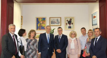 Emil Tedeschi posjetio Sveučilište u Mostaru i održao predavanje o temi Atlantic Grupa – jedra prema uspjehu