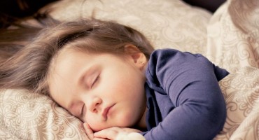 Kada bi djeca trebala ići spavati? Odgovor će vas iznenaditi