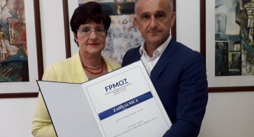 FPMOZ: Dekan Mario Vasilj uručio zahvalnicu prof. dr. sc. Rei Fulgosi Masnjak 