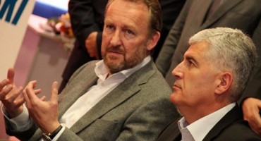 SIP raspisuje izbore 8. svibnja, za vikend nastavak razgovora političara