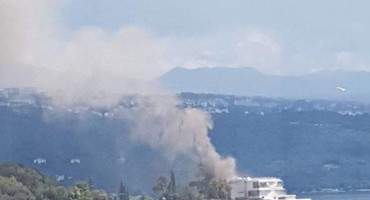Gori poznati luksuzni hotel u Opatiji 'Lido - Bevanda': vatrogasci su u akciji spašavanja