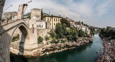 Cliff diving Stari most