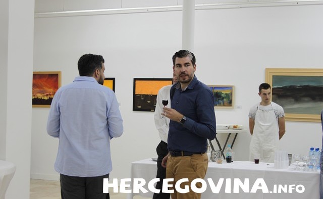 Mostar: Otvorena izložba akademskog slikara Željka Mucka