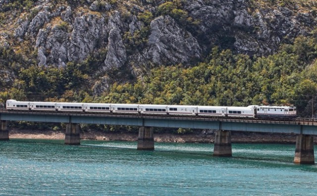 Vožnja vlakom od Mostara do Sarajeva među najljepšima na svijetu