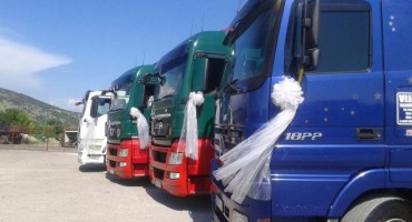 Samo u Hercegovini: Svatovi u Čapljini izazvali veliku pozornost