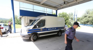 Ilegalni putnici: Uhićen 32-godišnji Srbin zbog šverca migranata