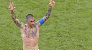 Zabiješ slobodnjak - dobiješ auto! Kapetan Srbije propisno nagrađen za majstorski potez protiv Kostarike