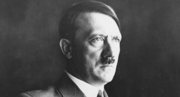 Netko kupuje nakit, a netko na dražbi kupuje Hitlerov pribor za jelo