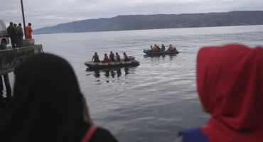 U Indoneziji uhićen kapetan broda potonulog s 200 putnika: Vozio bez karata i popisa putnika