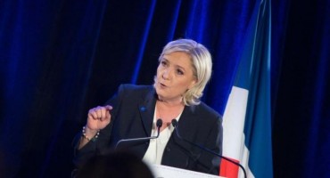 Nezakonito ih plaćala sredstvima EU? Le Pen mora vratiti gotovo 300.000 eura europskom parlamentu