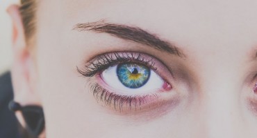 Dosadile su vam naočale za vid? Doznajte zašto se sve više ljudi odlučuje na lasersku operaciju vida