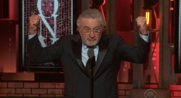 Robert De Niro na dodjeli Tonyja uzviknuo 'J***š Trumpa!' i dobio ovacije publike
