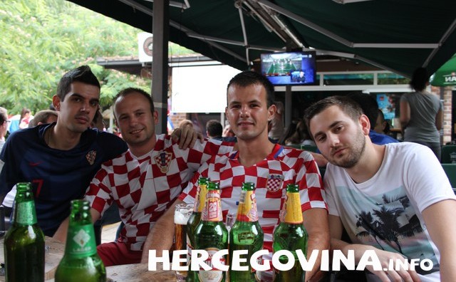 Pogledajte dio sinoćnje atmosfere u Mostaru  - 22.06.2018