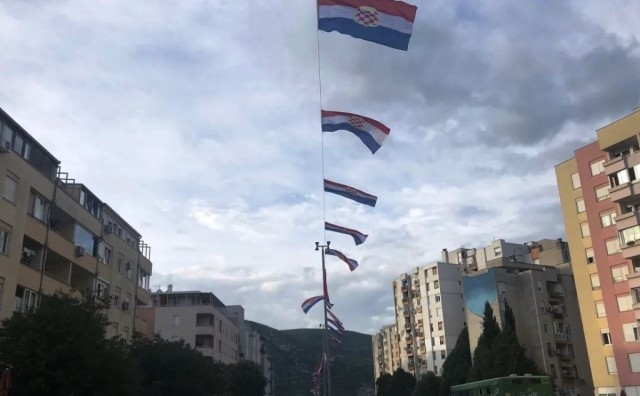 Herceg Bosna, zastave, Mostar