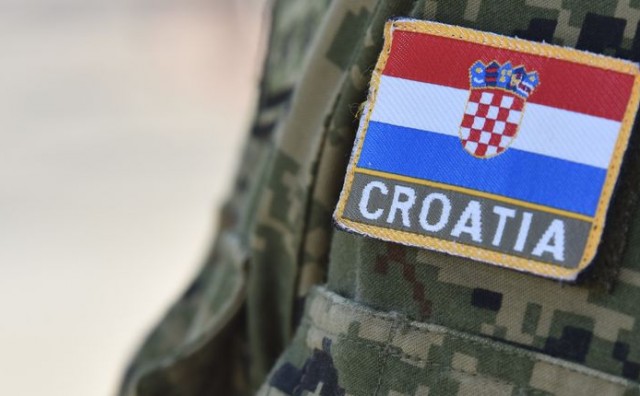 PROSLIJEDILA SNIMKU POTRESA Hrvatska vojnikinja platila novčanu kaznu, prijeti joj i zatvor