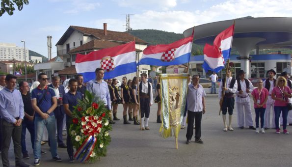 Mostar: Mnoštvo mještana na proslavi svetog Ante i obilježavanju Lipanjskih zora u Cimu