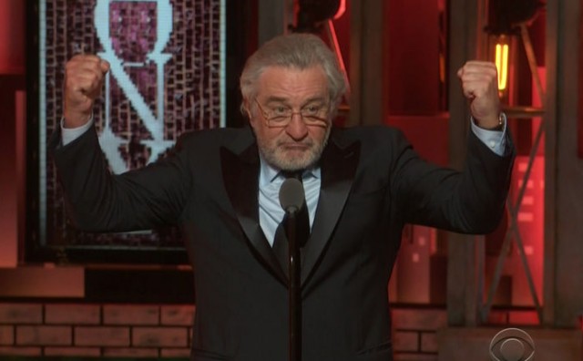 Robert De Niro na dodjeli Tonyja uzviknuo 'J***š Trumpa!' i dobio ovacije publike