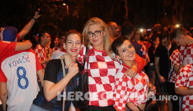 Neopisivo: Pogledajte kako su pobjedu Hrvatske proslavili Hrvati u Mostaru