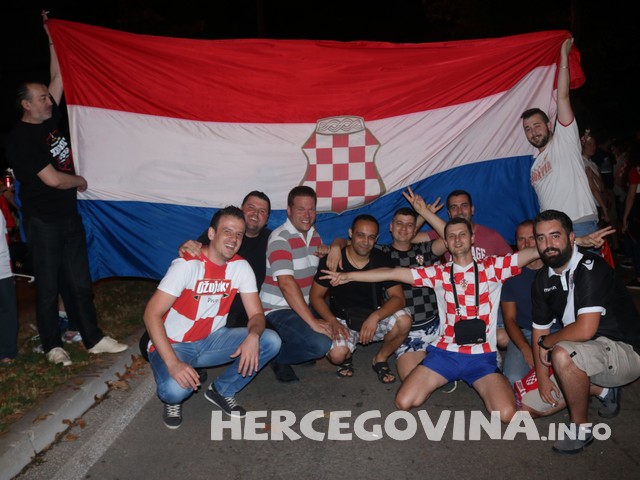Pogledajte kako je sinoć Mostar proslavio pobjedu Hrvatske