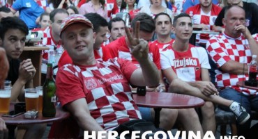 Pogledajte kako Hrvati u Mostaru bodre Vatrene 