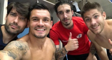 OVDJE NITKO NIJE NORMALAN: Pogledate i poslušajte top 10 pjesama u izvedbi Vatrenih