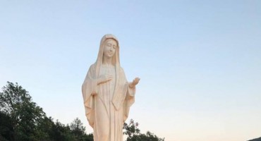 Međugorje: Kraljice Mira moli za Hrvatsku!