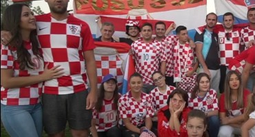 Mladenci iz Posušja poručili Vatrenima: Hvala Vam na borbi na dan našeg vjenčanja