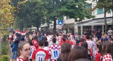 Hrvatska zemlja, slavlje