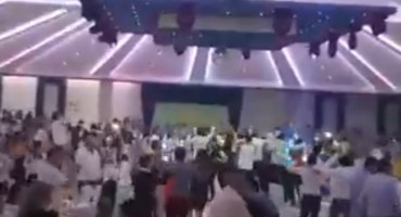 Pogledajte kako su sinoć svatovi u Hercegovini proslavili pobjedu Hrvatske