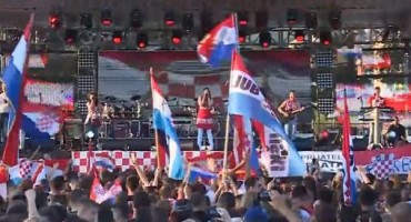 Ne vide od rođenja: Brat i sestra izvedbom dvije pjesme oduševili u Livnu 50 000 navijača