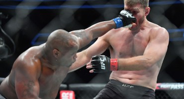 Daniel Cormier brutalno nokautirao Stipu Miočića i postao dvostruki UFC prvak!