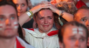 Katastrofične scene iz Engleske: Neutješni Englezi poraz doživjeli kao apokalipsu!