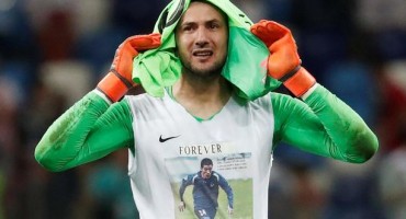 Subašić otkrio stanje oko ozljede i dodao: Majicu s Hrvojem ne skidam!