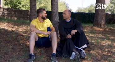 fra Mario Knezović