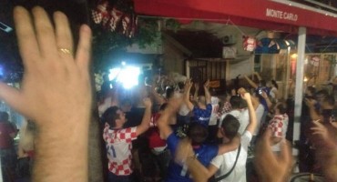 Pogledajte kako se slavilo u mostarskom naselju Centar 2