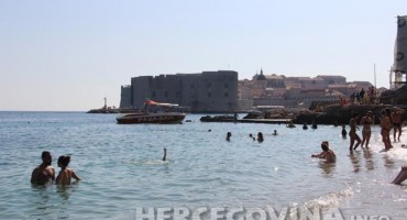 U špici sezone svaki drugi krevet prazan