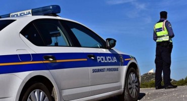 Panika u Hadžićima: Iz kuće oteta tek rođena beba?