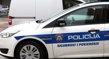 Sinu i posinku naredila da ubiju 5 ljudi: 'Dođite odmah, razbijte ih sve!'