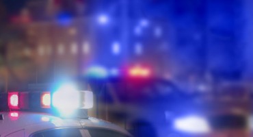 Muškarac bez ruku optužen da je izbo škarama 22-godišnjaka