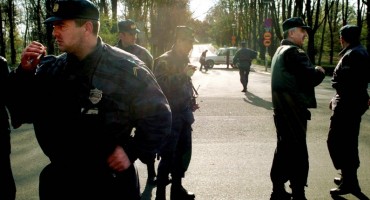 U poznatog odvjetnika ispaljena četiri hitca, ranjeni sin ga držao u krilu i vikao 'Tata, tata...'