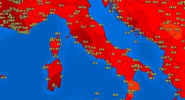 Ni u moru nema osvježenja: Ne posustaje toplinski val, meteoalarm i dalje 'crveni' obalu