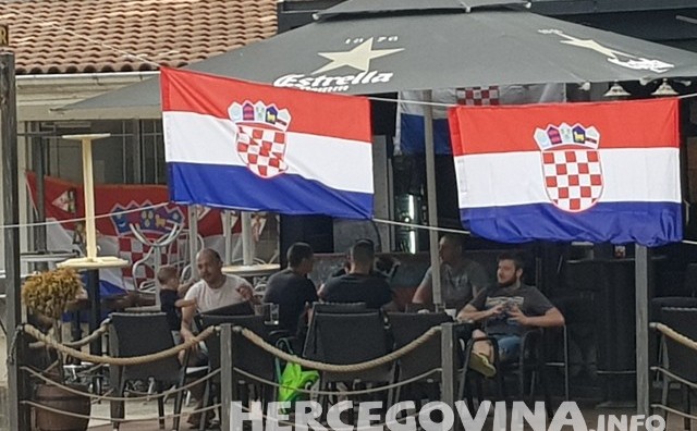 Hrvatska zemlja, Mostar, Hrvatska, zastave