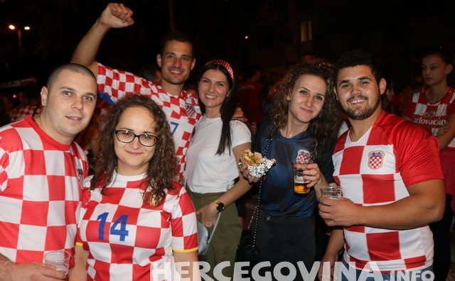 Mostar: Pogledajte kako se slavila pobjeda Hrvatske nad Rusijom